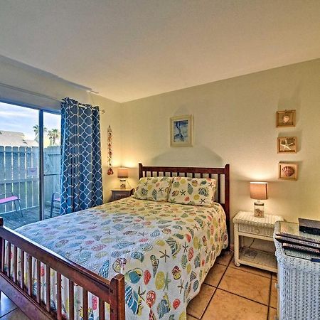 Breezy Corpus Christi Condo With Deck And Fishing Dock Kültér fotó