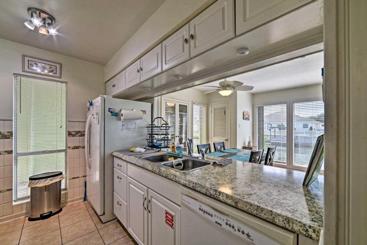 Breezy Corpus Christi Condo With Deck And Fishing Dock Kültér fotó