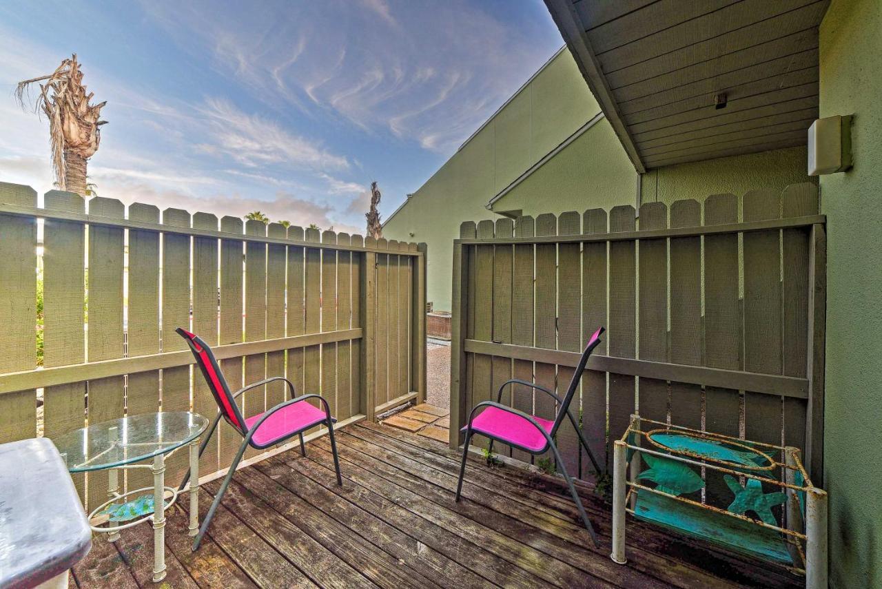 Breezy Corpus Christi Condo With Deck And Fishing Dock Kültér fotó