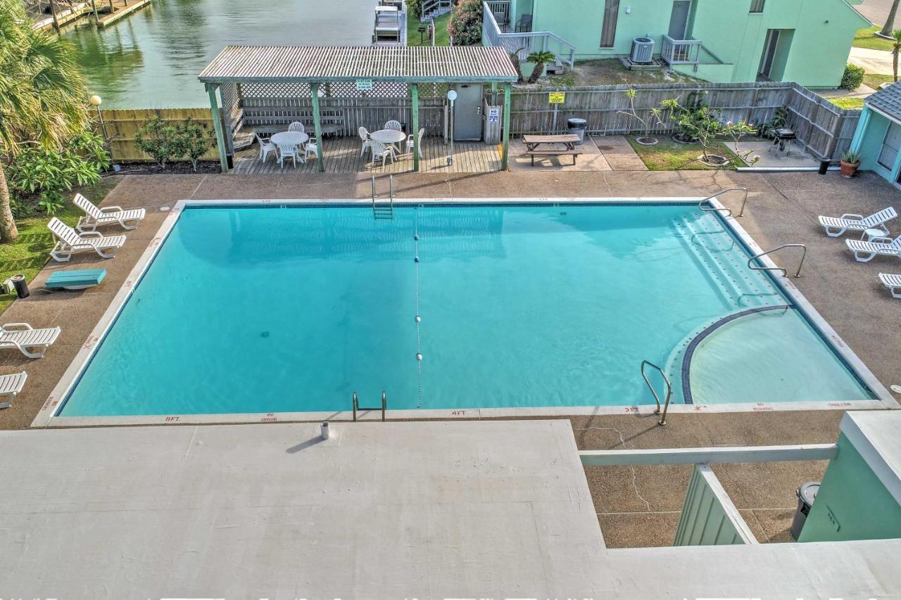 Breezy Corpus Christi Condo With Deck And Fishing Dock Kültér fotó