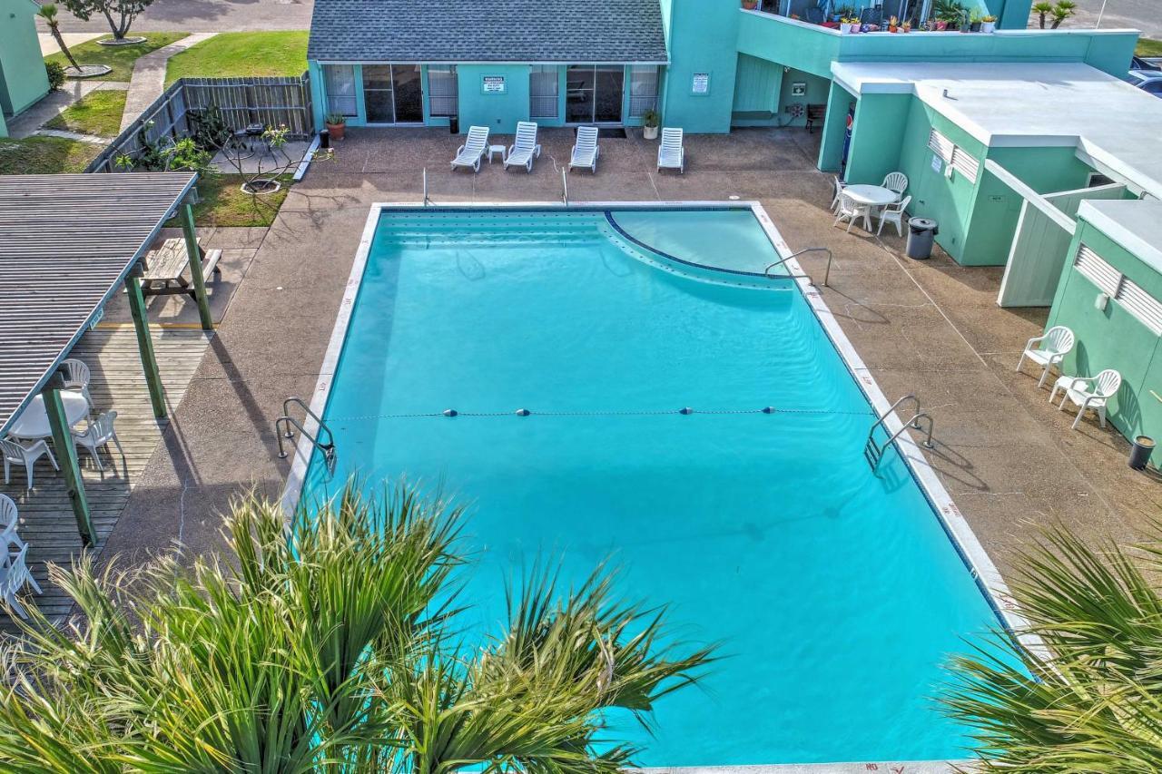 Breezy Corpus Christi Condo With Deck And Fishing Dock Kültér fotó